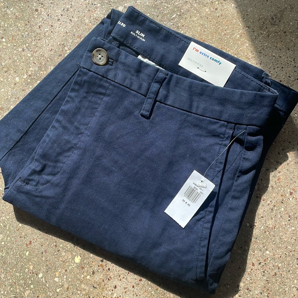 Navy New with tags Old Navy mens chino. 32x30